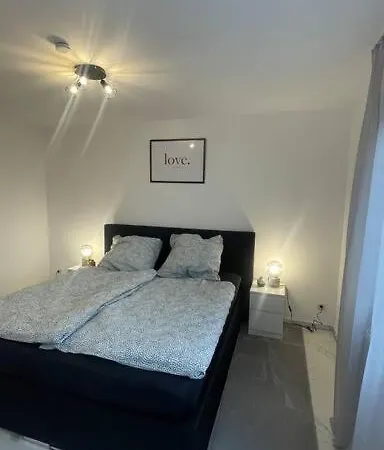 شقة Gemuetlichkeit Am Rhein Koeln Bonn Messe فيسيلينغ