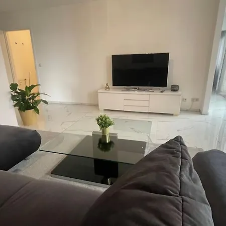 Gemuetlichkeit Am Rhein Koeln Bonn Messe * فيسيلينغ