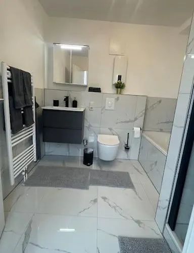 Gemuetlichkeit Am Rhein Koeln Bonn Messe Appartement